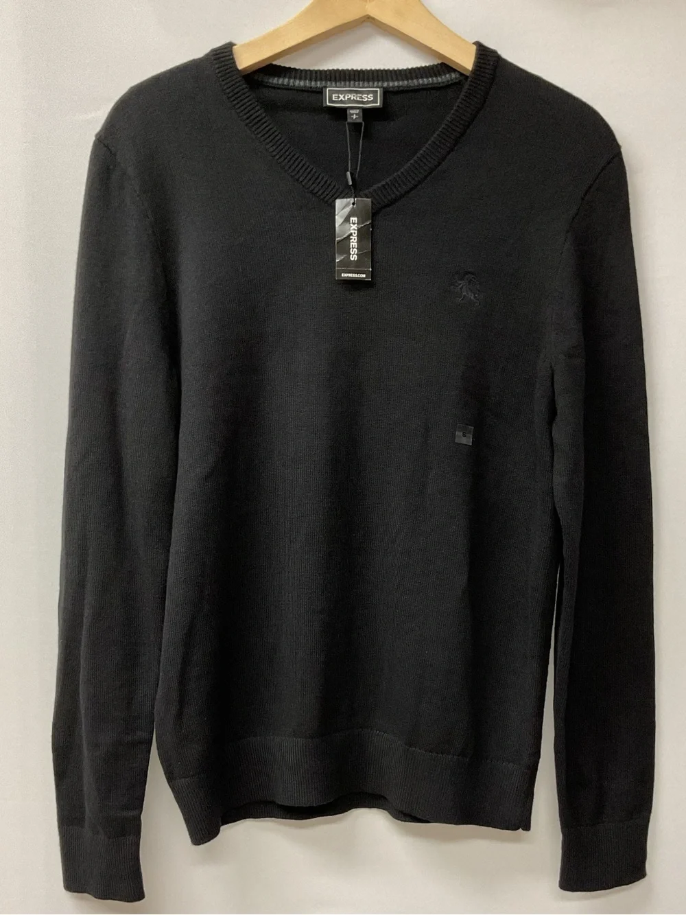 Brand New-Express Men’s classic men's black V-neck sweater